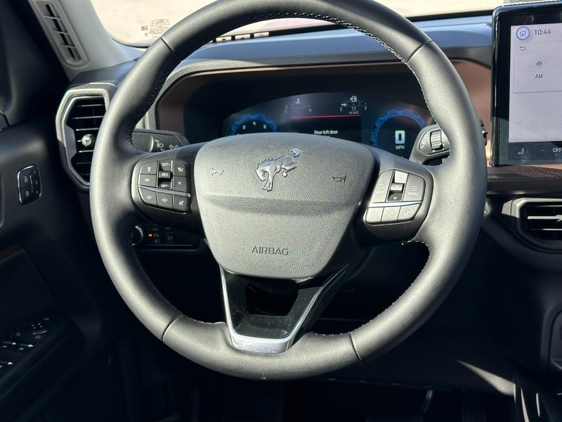 Ford Bronco Sport Vehicle Full-screen Gallery Image 6