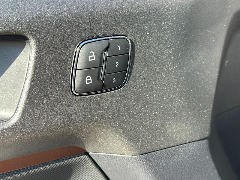 Ford Bronco Sport Vehicle Full-screen Gallery Image 10