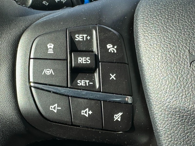 Ford Bronco Sport Vehicle Full-screen Gallery Image 11