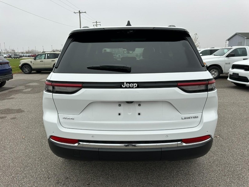 Jeep Grand Cherokee Vehicle Full-screen Gallery Image 4