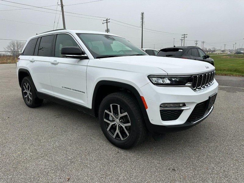Jeep Grand Cherokee Vehicle Full-screen Gallery Image 8