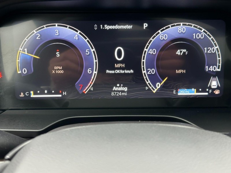 Jeep Grand Cherokee Vehicle Full-screen Gallery Image 22