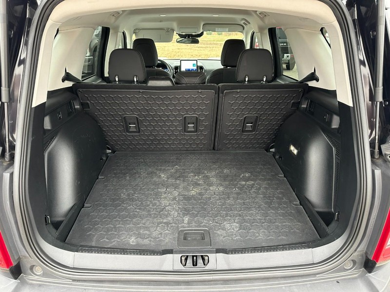 Ford Bronco Sport Vehicle Full-screen Gallery Image 5