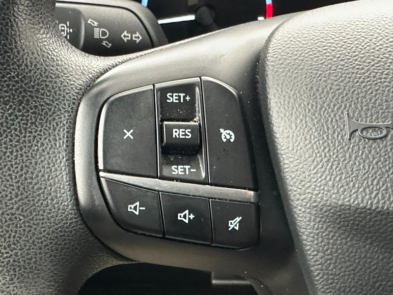 Ford Bronco Sport Vehicle Full-screen Gallery Image 18