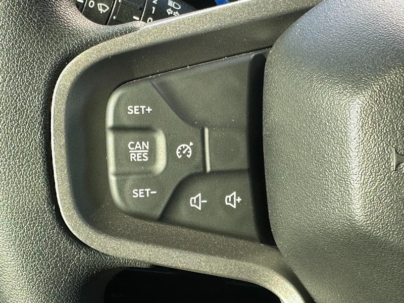 Ford Bronco Vehicle Full-screen Gallery Image 10