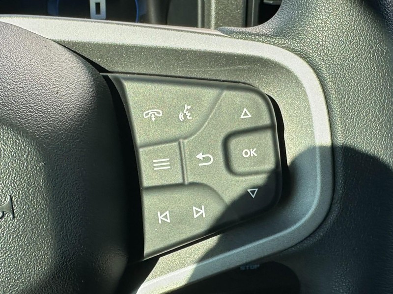 Ford Bronco Vehicle Full-screen Gallery Image 11