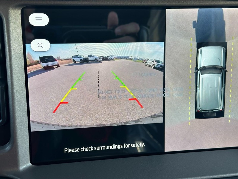 Ford Bronco Vehicle Full-screen Gallery Image 14