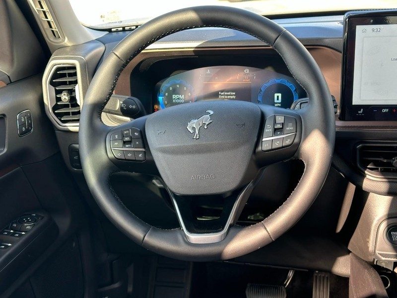 Ford Bronco Sport Vehicle Full-screen Gallery Image 6