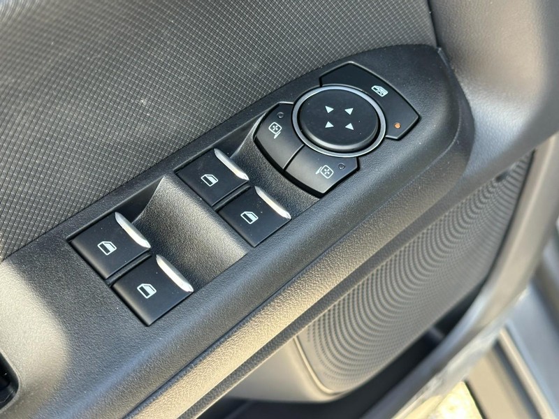 Ford Bronco Sport Vehicle Full-screen Gallery Image 9