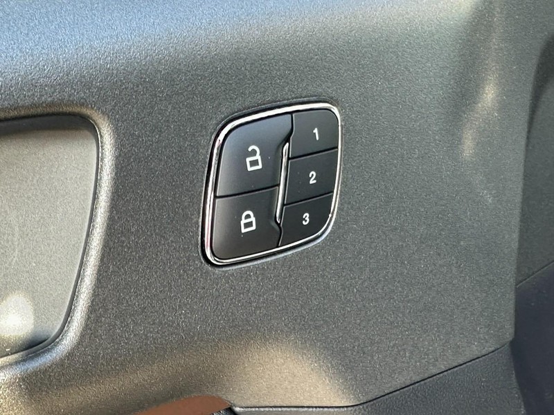 Ford Bronco Sport Vehicle Full-screen Gallery Image 10