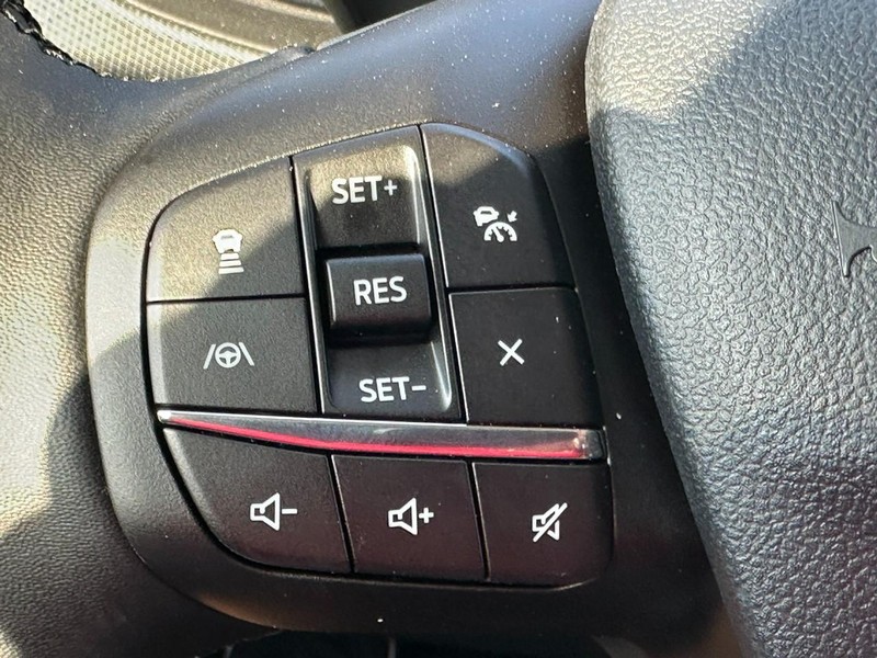 Ford Bronco Sport Vehicle Full-screen Gallery Image 11