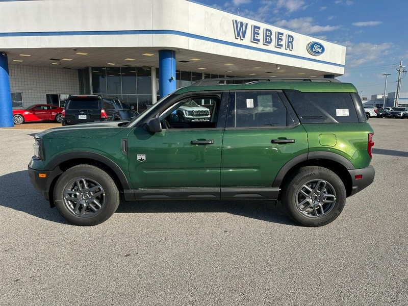 Ford Bronco Sport Vehicle Full-screen Gallery Image 2