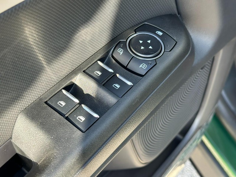 Ford Bronco Sport Vehicle Full-screen Gallery Image 9