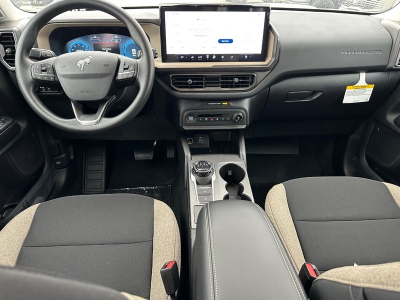 Ford Bronco Sport Vehicle Full-screen Gallery Image 5