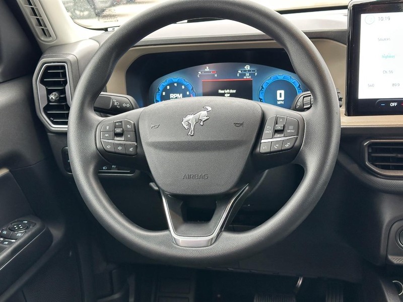 Ford Bronco Sport Vehicle Full-screen Gallery Image 6