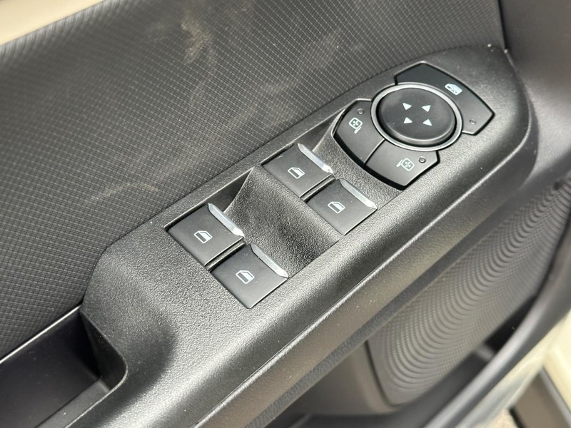 Ford Bronco Sport Vehicle Full-screen Gallery Image 9