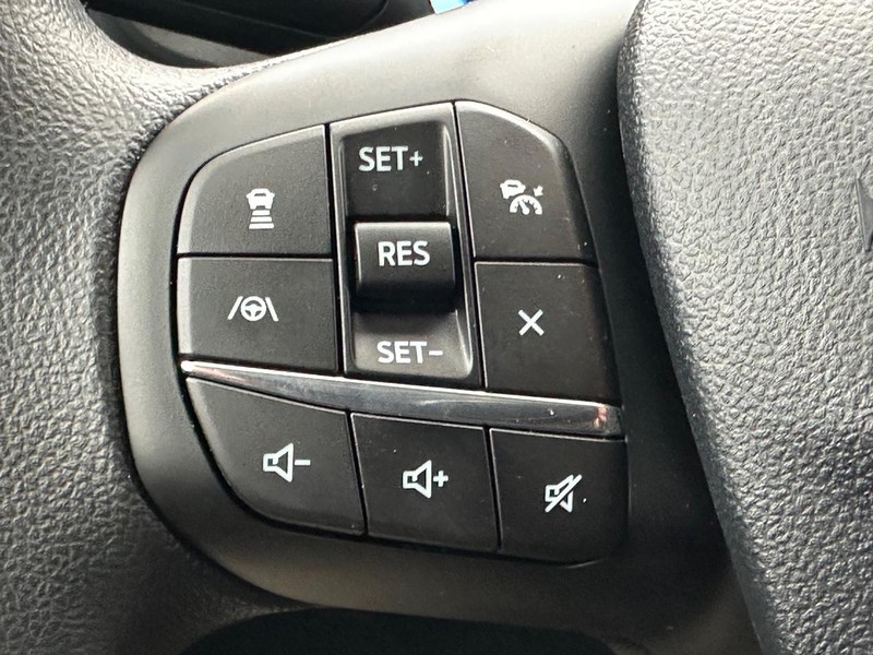 Ford Bronco Sport Vehicle Full-screen Gallery Image 11