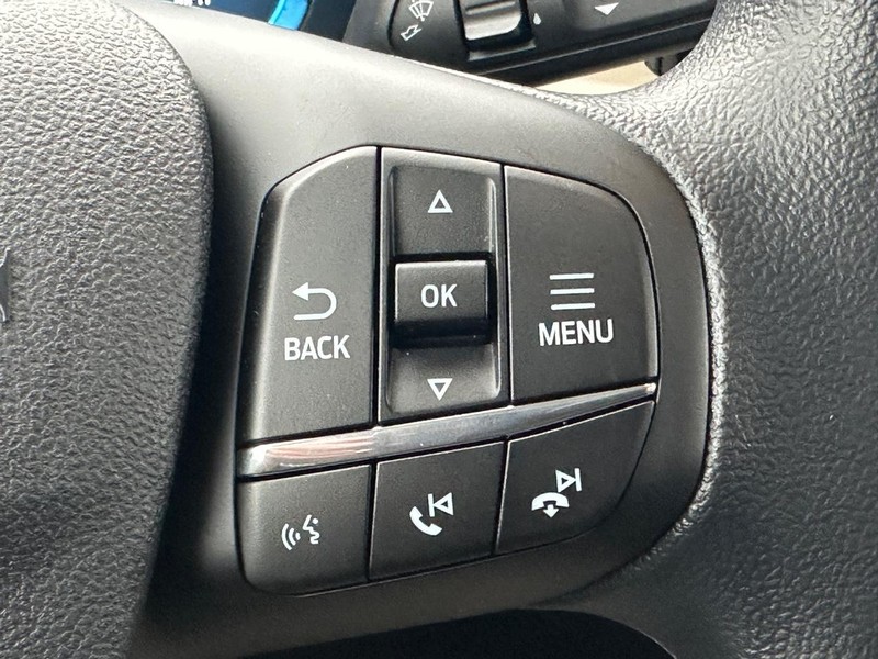 Ford Bronco Sport Vehicle Full-screen Gallery Image 12