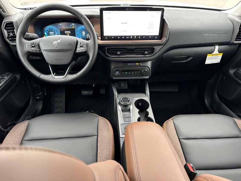 Ford Bronco Sport Vehicle Full-screen Gallery Image 5