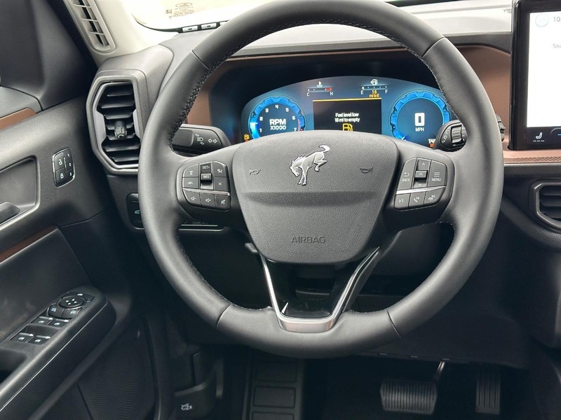 Ford Bronco Sport Vehicle Full-screen Gallery Image 6