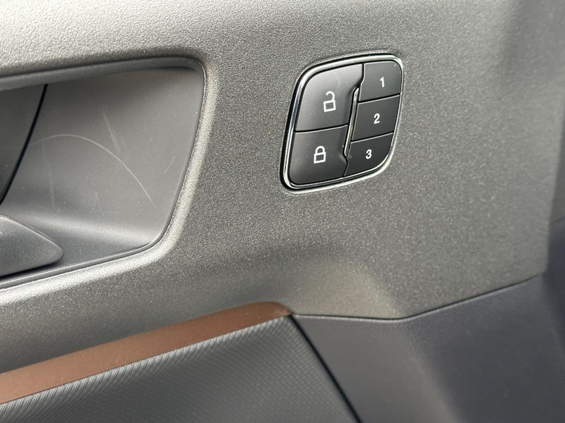 Ford Bronco Sport Vehicle Full-screen Gallery Image 10