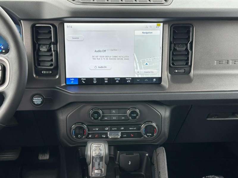 Ford Bronco Vehicle Full-screen Gallery Image 7