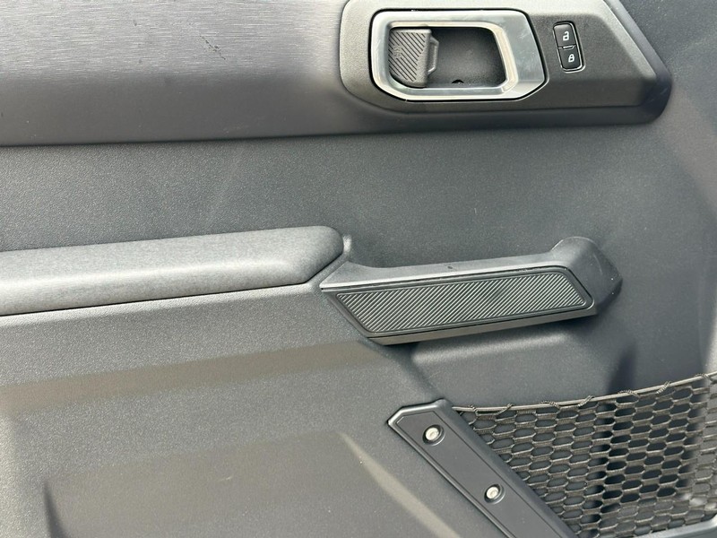 Ford Bronco Vehicle Full-screen Gallery Image 9