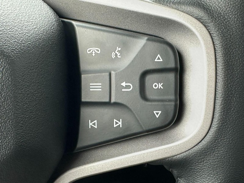 Ford Bronco Vehicle Full-screen Gallery Image 12