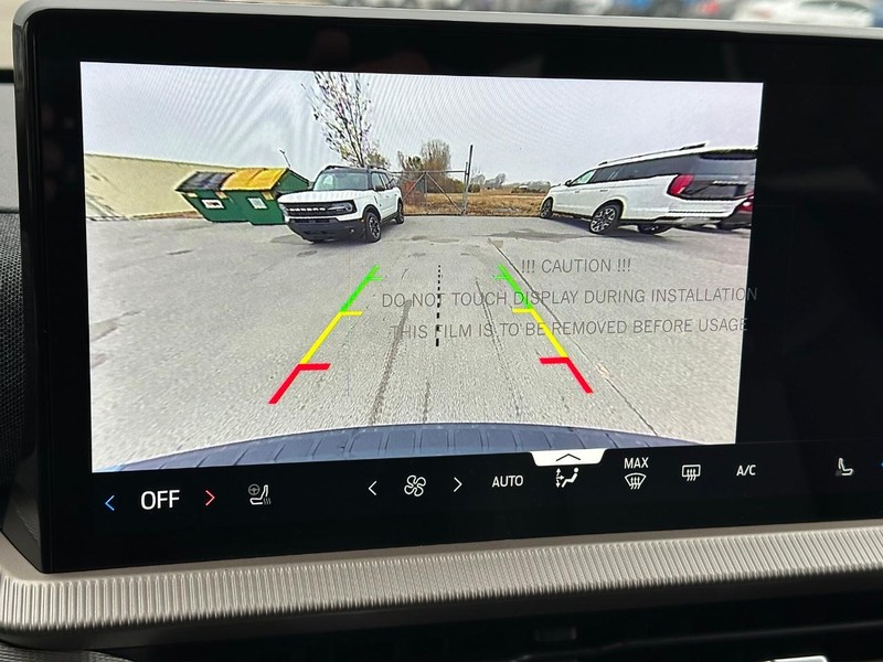 Ford Explorer Vehicle Full-screen Gallery Image 15