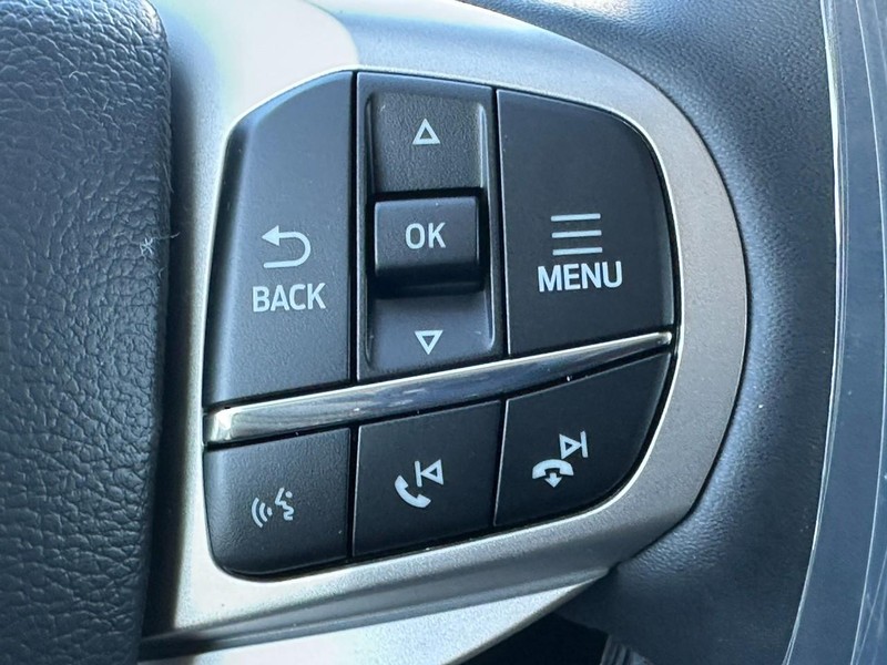 Ford Explorer Vehicle Full-screen Gallery Image 12