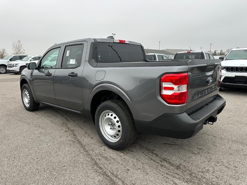 Ford Maverick Vehicle Full-screen Gallery Image 3