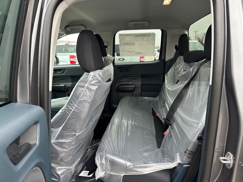 Ford Maverick Vehicle Full-screen Gallery Image 4