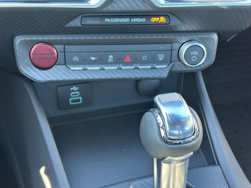 Ford Mustang Vehicle Full-screen Gallery Image 12