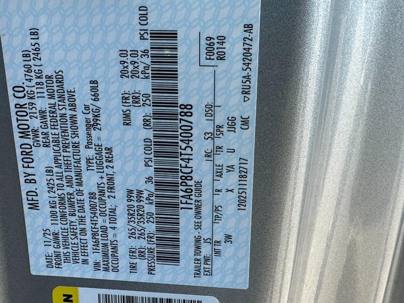 Ford Mustang Vehicle Full-screen Gallery Image 15