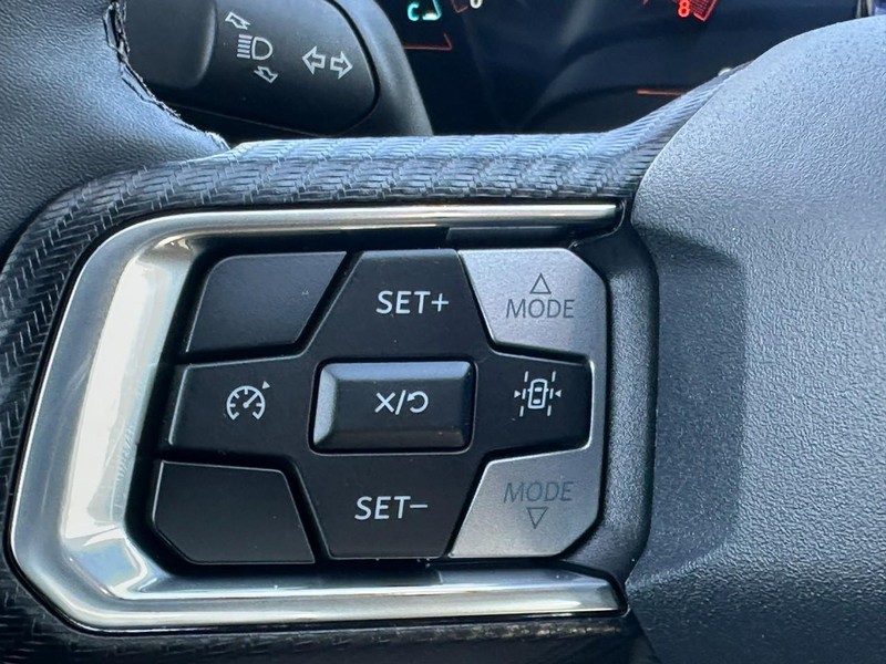 Ford Mustang Vehicle Full-screen Gallery Image 8