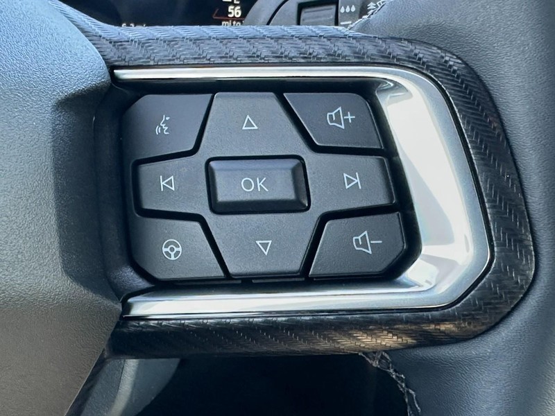 Ford Mustang Vehicle Full-screen Gallery Image 9