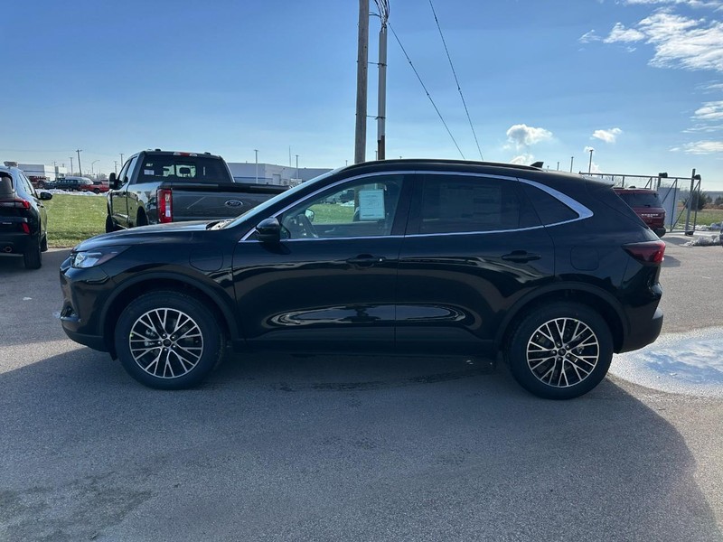 Ford Escape Vehicle Full-screen Gallery Image 2