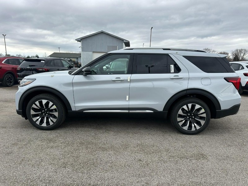 Ford Explorer Vehicle Full-screen Gallery Image 2