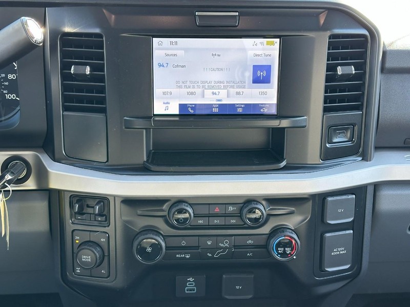 Ford Super Duty F-350 SRW Vehicle Full-screen Gallery Image 7