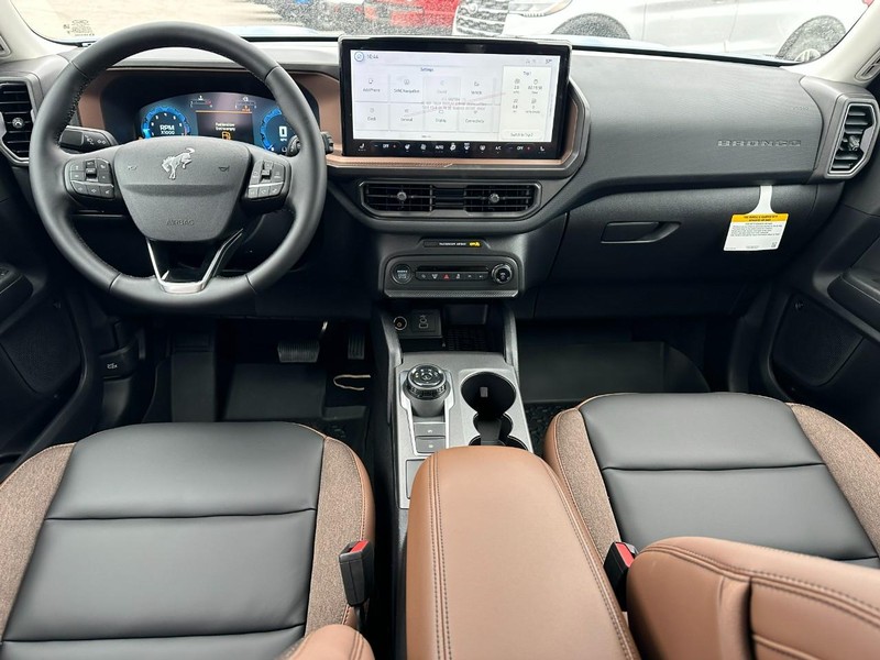 Ford Bronco Sport Vehicle Full-screen Gallery Image 5