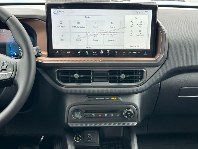 Ford Bronco Sport Vehicle Full-screen Gallery Image 7