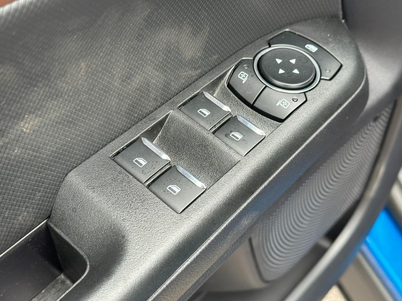 Ford Bronco Sport Vehicle Full-screen Gallery Image 9