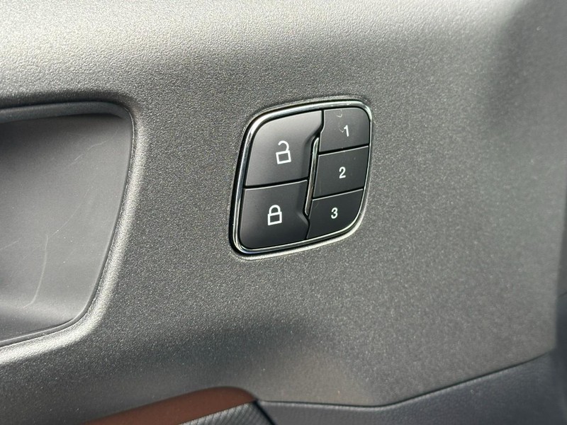 Ford Bronco Sport Vehicle Full-screen Gallery Image 10