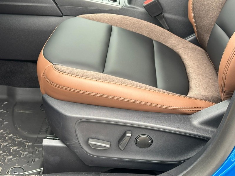 Ford Bronco Sport Vehicle Full-screen Gallery Image 11