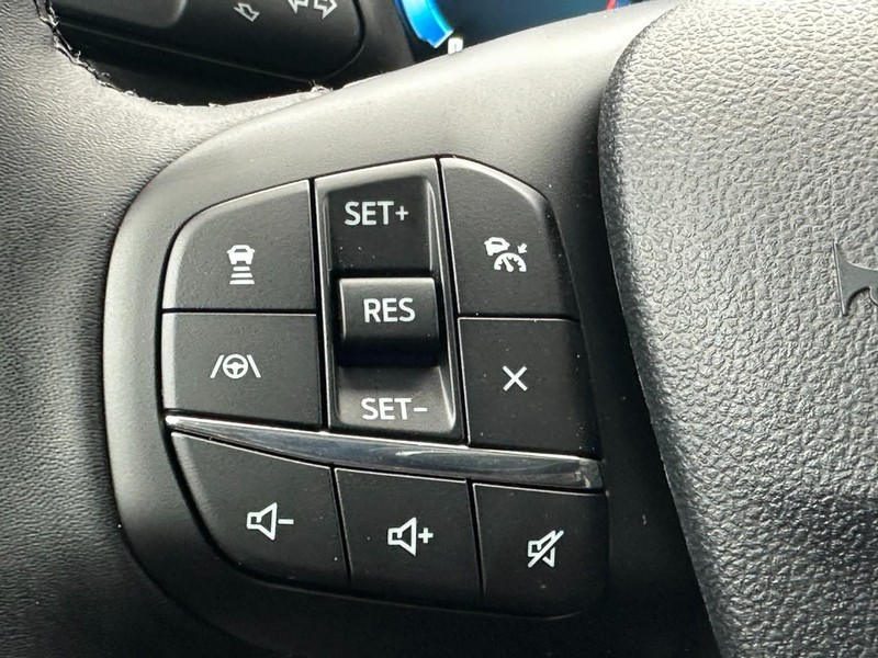 Ford Bronco Sport Vehicle Full-screen Gallery Image 12