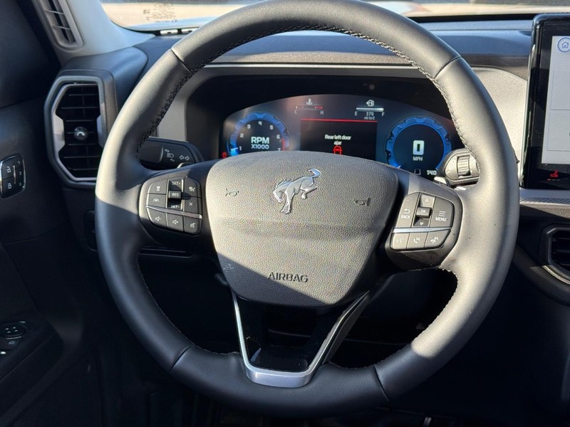 Ford Bronco Sport Vehicle Full-screen Gallery Image 7