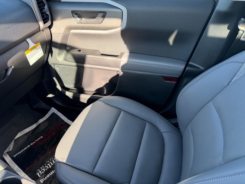 Ford Bronco Sport Vehicle Full-screen Gallery Image 14