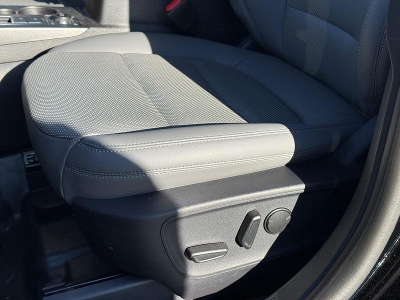 Ford Bronco Sport Vehicle Full-screen Gallery Image 17