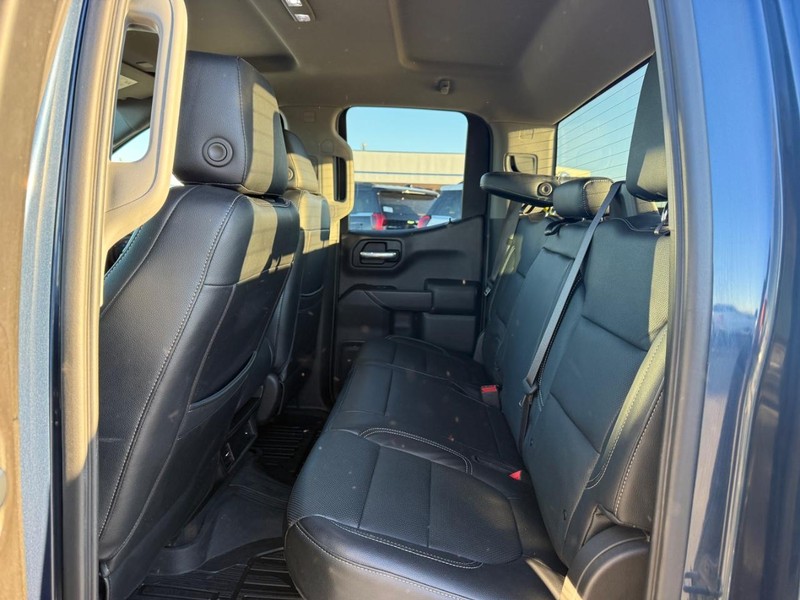 GMC Sierra 1500 Vehicle Full-screen Gallery Image 10