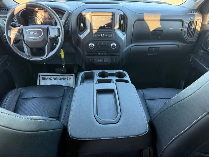 GMC Sierra 1500 Vehicle Full-screen Gallery Image 11
